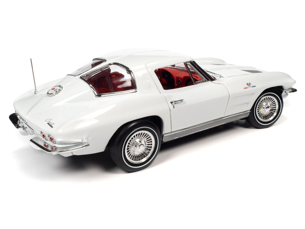 American Muscle 1963 Chevrolet Corvette Coupe (MCACN) 1:18 Scale Diecast