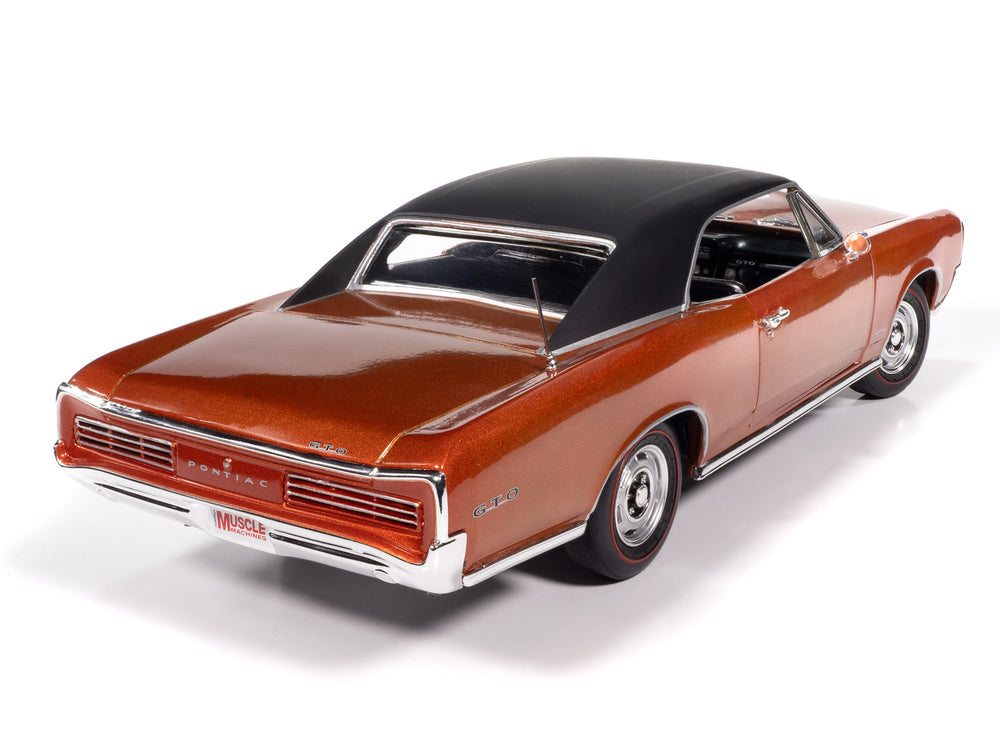 American Muscle 1966 Pontiac GTO Hardtop Hemmings Muscle Machines 1:18 Scale Diecast