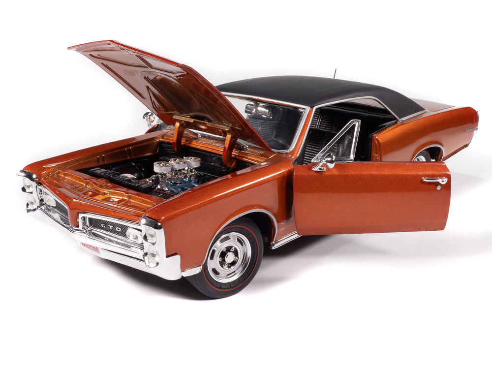 American Muscle 1966 Pontiac GTO Hardtop Hemmings Muscle Machines 1:18 Scale Diecast