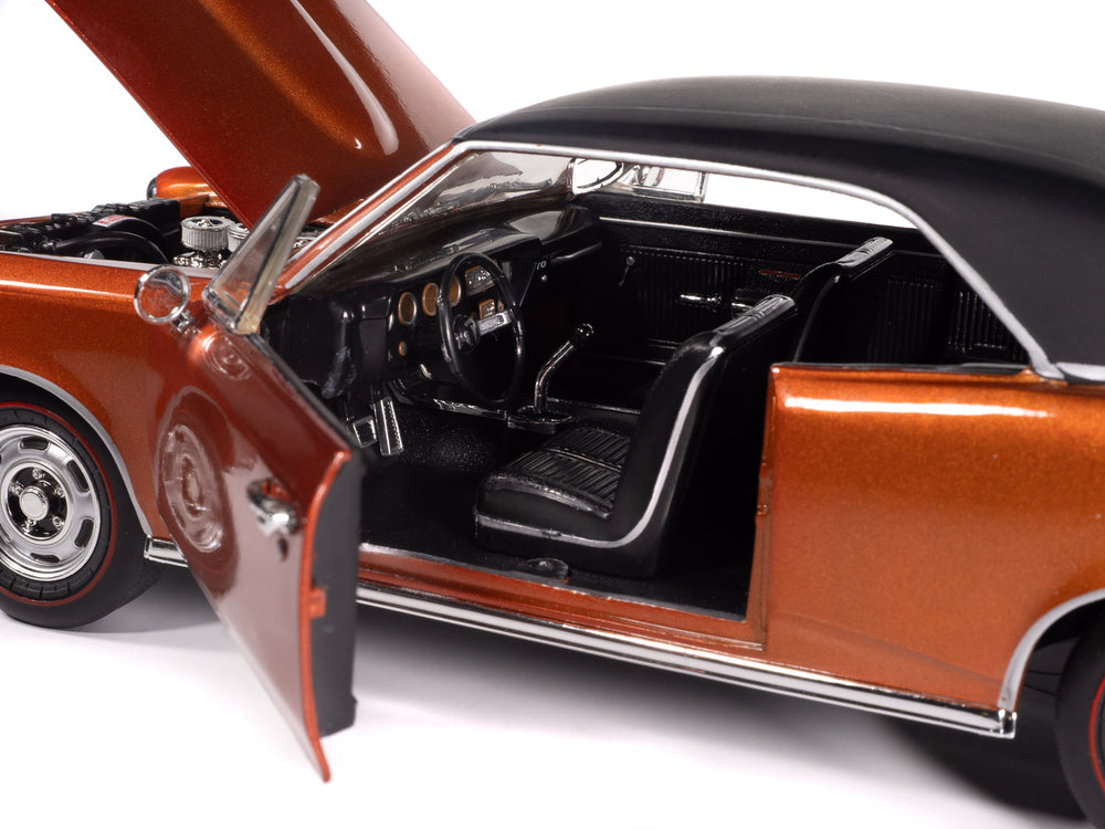 American Muscle 1966 Pontiac GTO Hardtop Hemmings Muscle Machines 1:18 Scale Diecast
