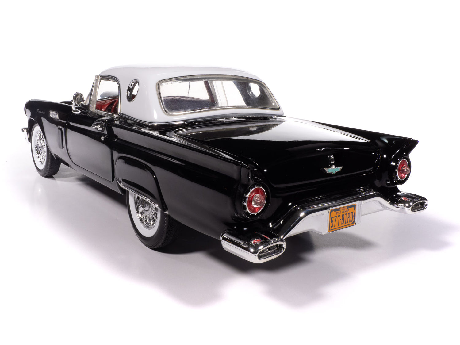 American Muscle 1957 Ford Thunderbird Roadster 1:18 Scale Diecast