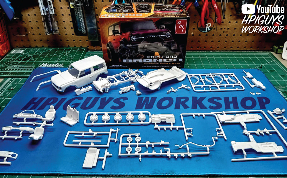 AMT 2021 Ford Bronco 1st Edition 1:25 Scale Model Kit
