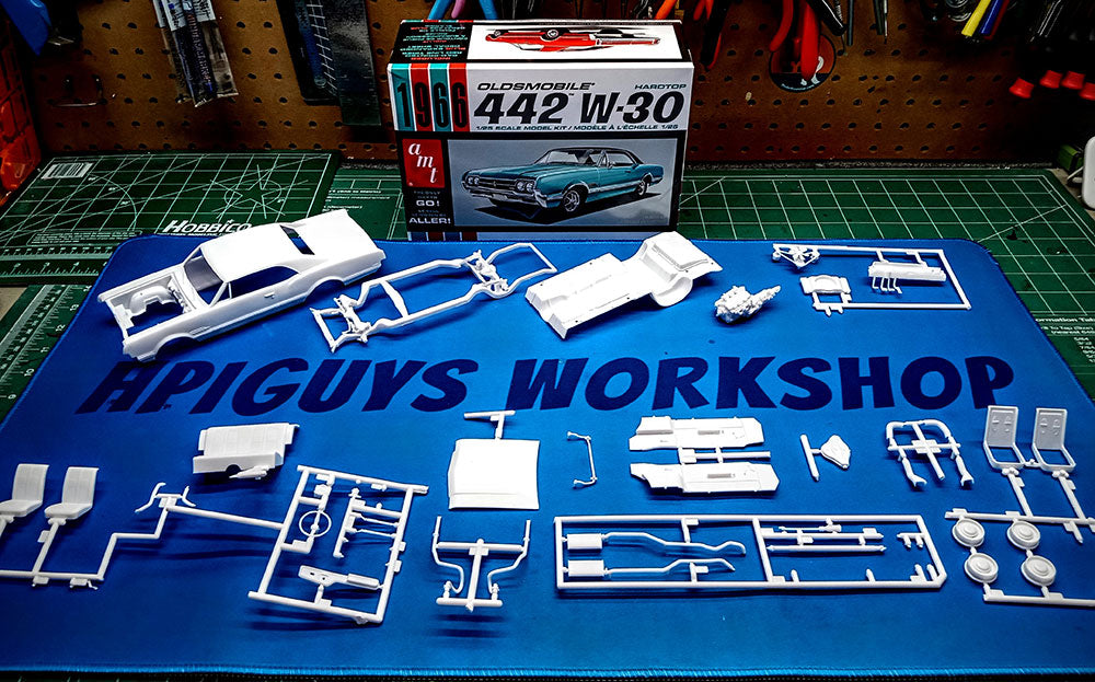 AMT 1966 Olds 442 Hardtop 1:25 Scale Model Kit - Auto World Store