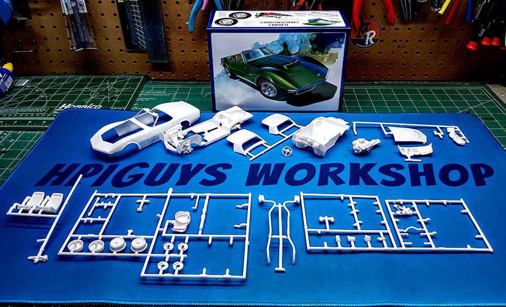 AMT 1972 Chevy Corvette Roadster 1:25 Scale Model Kit