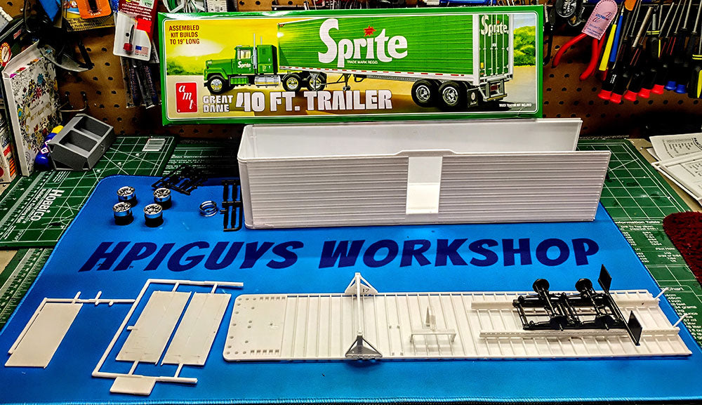 AMT Great Dane Dry Goods Trailer Sprite 1:25 Scale Model Kit