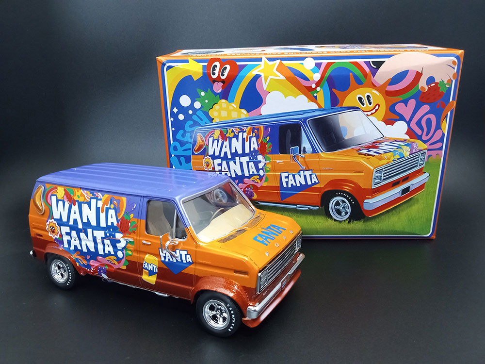 AMT 1977 Ford Custom Van Fanta 1:25 Scale Model Kit