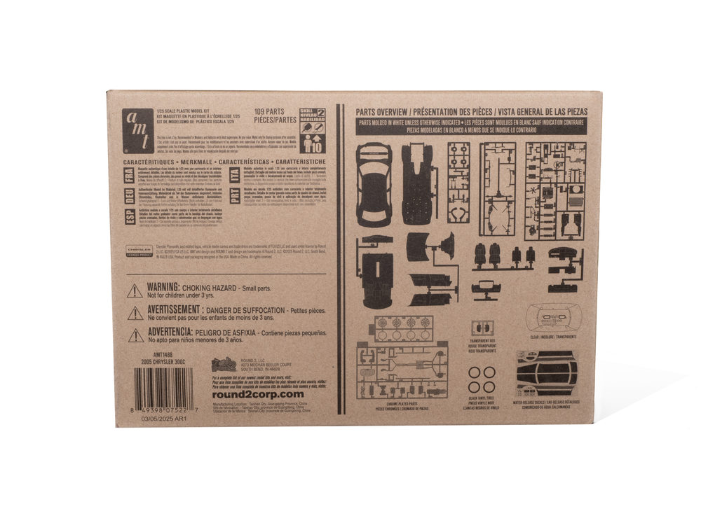 AMT 2005 Chrysler 300C 1:25 Scale Model Kit