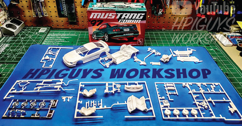 AMT 1997 Ford Mustang Cobra 1:25 Scale Model Kit