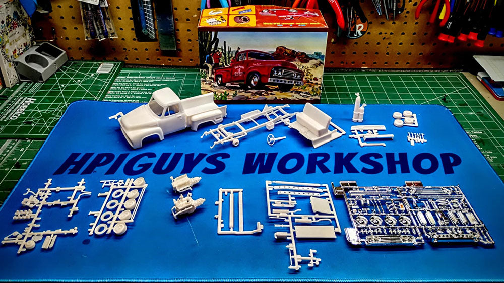 AMT 1953 Ford Pickup Baja Patrol 1:25 Scale Model Kit