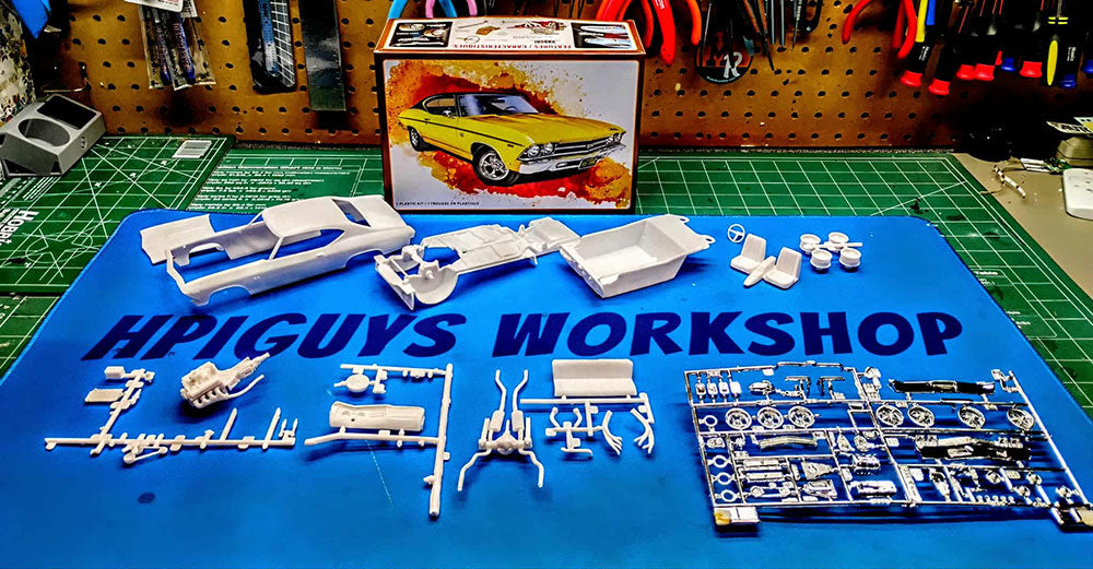 AMT 1969 Chevy Chevelle SS 396 Hardtop 1:25 Scale Model Kit