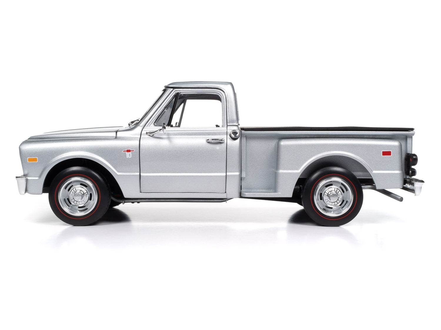 Auto World 1968 Chevy C10 Pickup Stepside 1:18 Scale Diecast