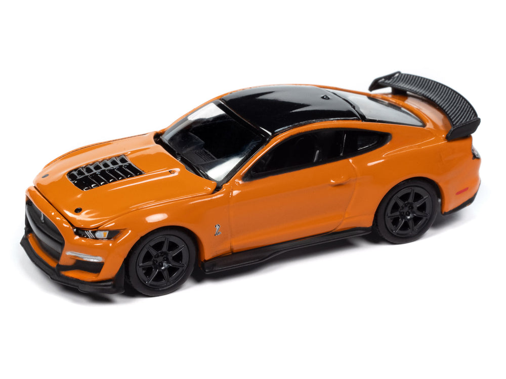Auto World 2021 Ford Mustang Shelby GT500 Carbon Fiber Track Pack (Twister Orange w/Black Roof) 1:64 Diecast