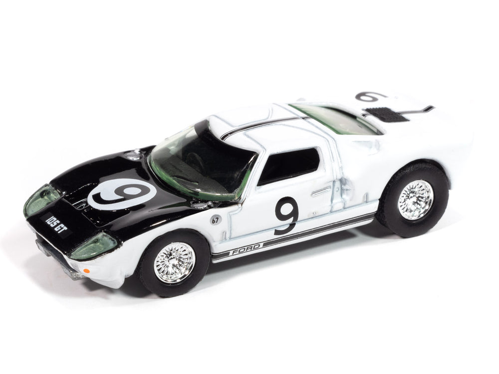 Auto World 1964 Ford GT40 (Gloss White w/Black Upper Front) 1:64 Diecast