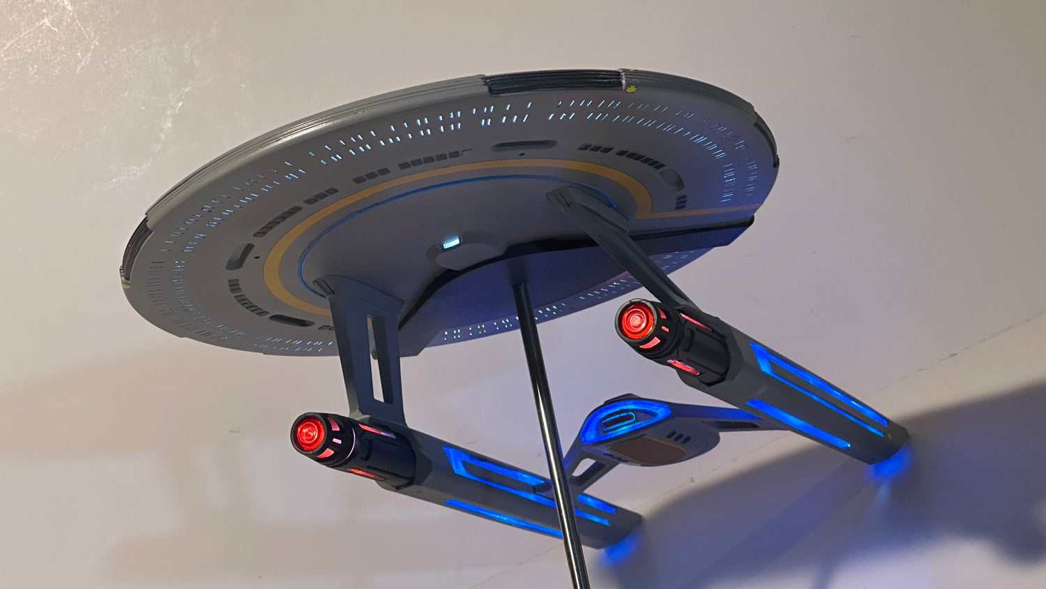 Polar Lights Star Trek: Lower Decks U.S.S. Cerritos 1:1400 Scale Model Kit