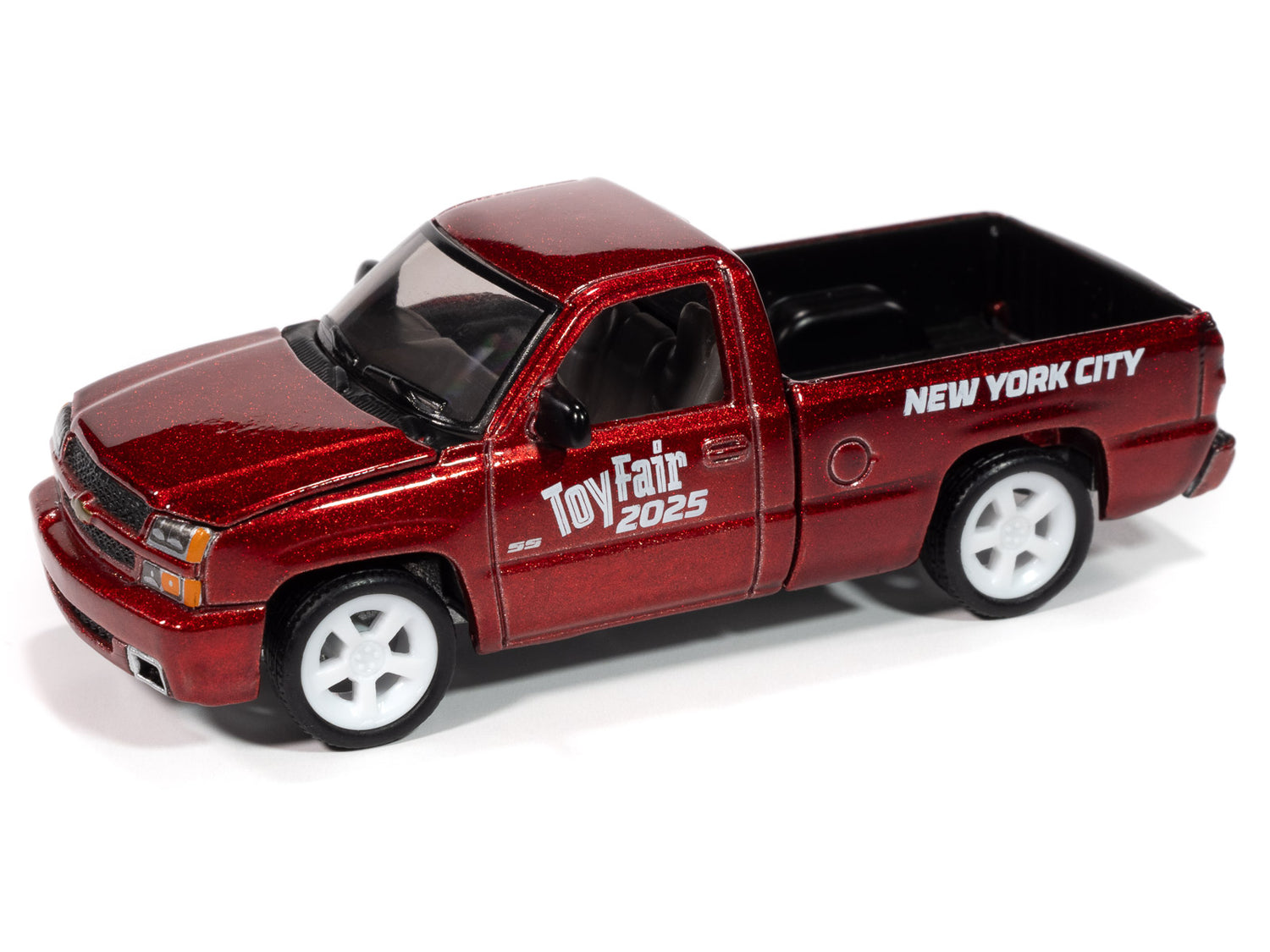 Auto World 2005 Chevy Silverado SS Custom (Single Cab) (2025 NY Toy Fair) 1:64 Diecast