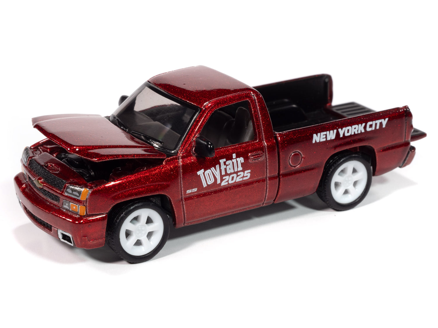 Auto World 2005 Chevy Silverado SS Custom (Single Cab) (2025 NY Toy Fair) 1:64 Diecast