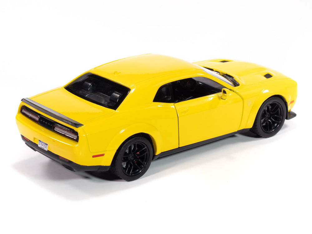 Johnny Lightning 2018 Dodge Challenger SRT Hellcat Widebody (Yellow) 1:24 Diecast