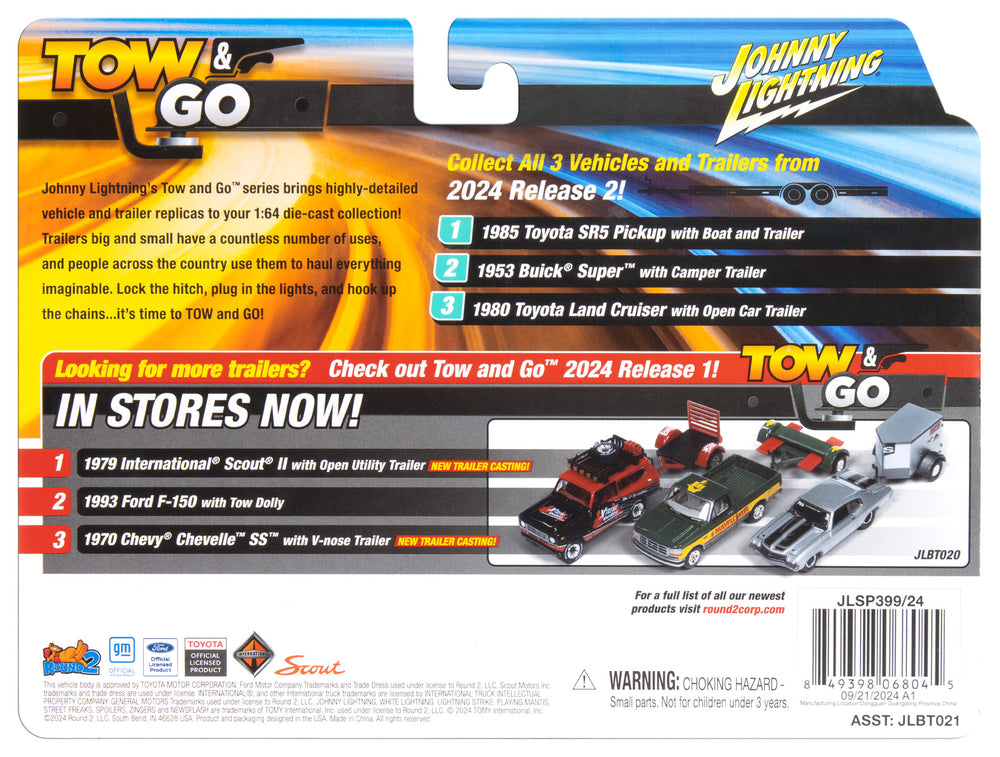 Johnny Lightning 1953 Buick Super w/Travel Trailer 1:64 Diecast