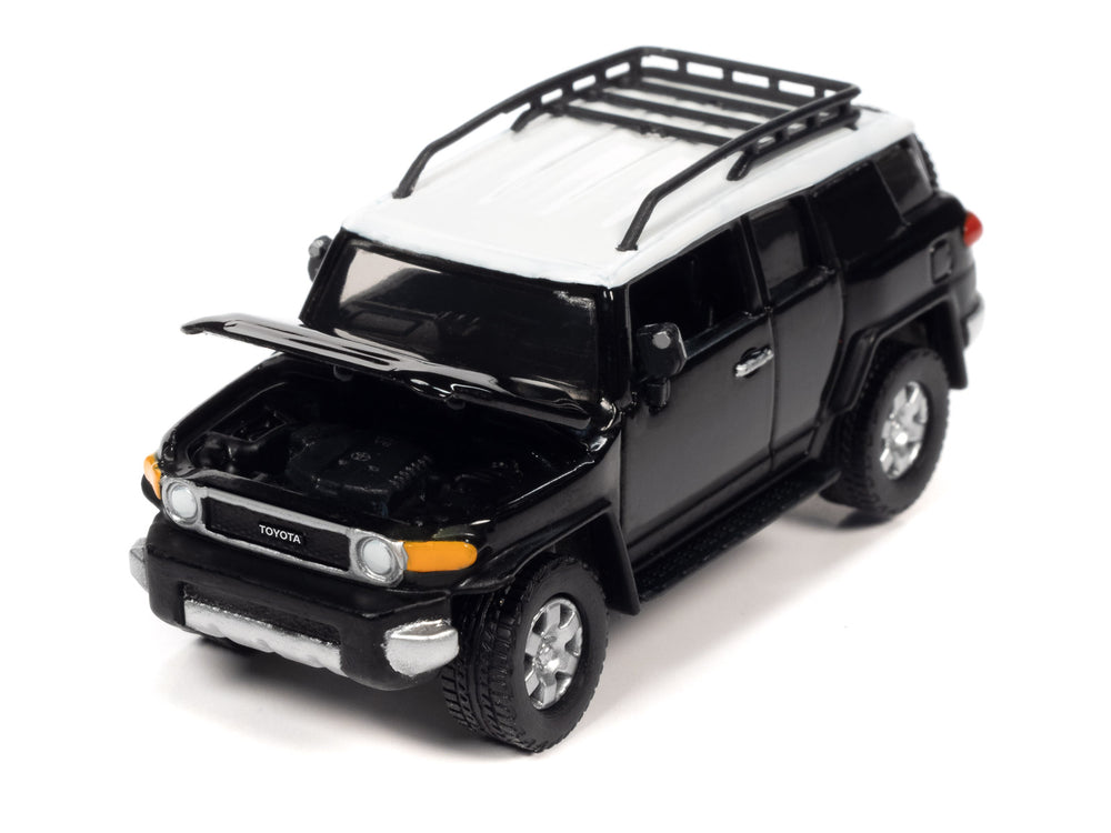 Johnny Lightning Classic Gold 2007 Toyota FJ Cruiser (Black Diamond) 1:64 Scale Diecast