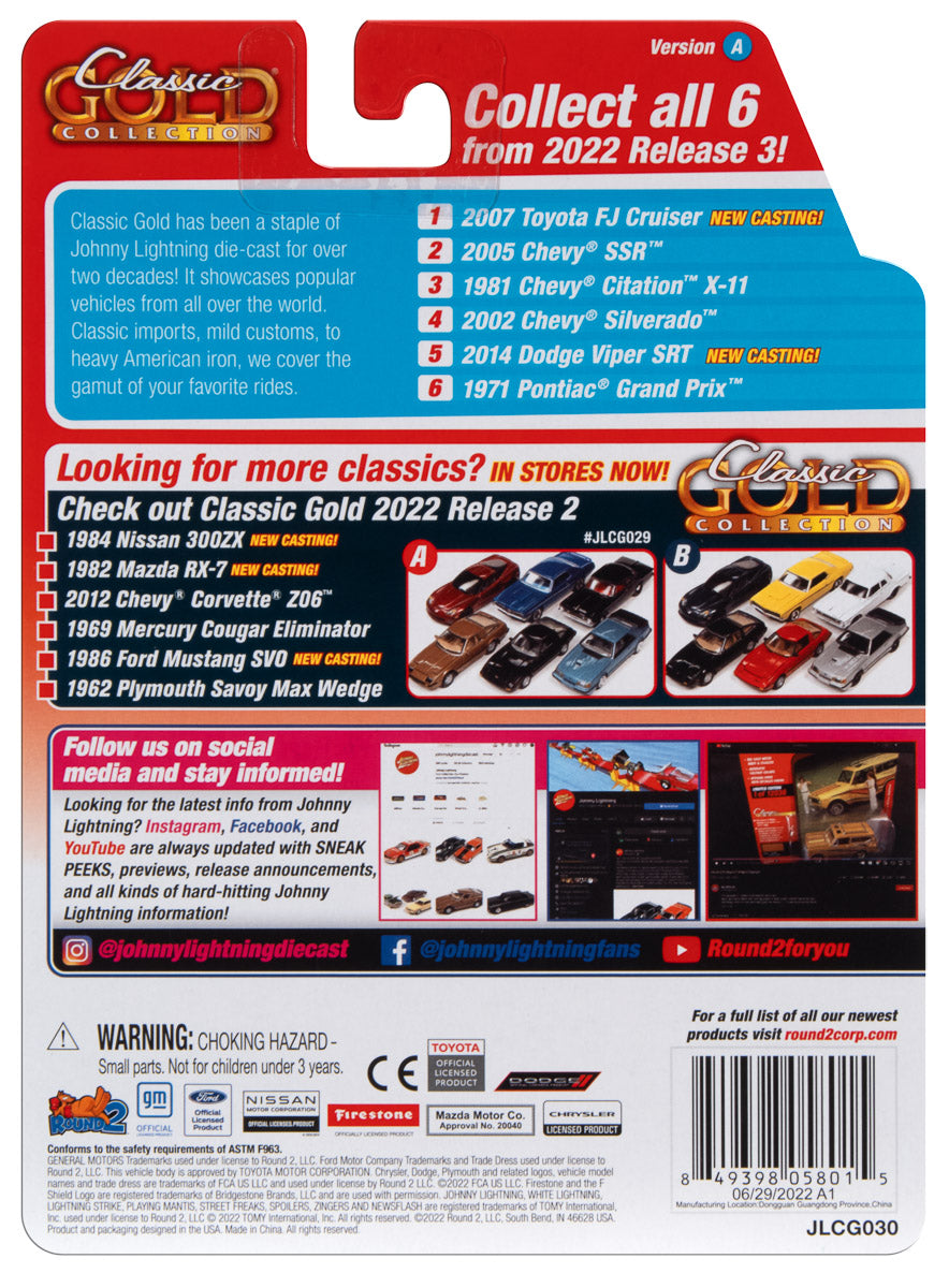 Johnny Lightning Classic Gold 2005 Chevrolet SSR (Bermuda Blue w/White SS Stripes) 1:64 Scale Diecast