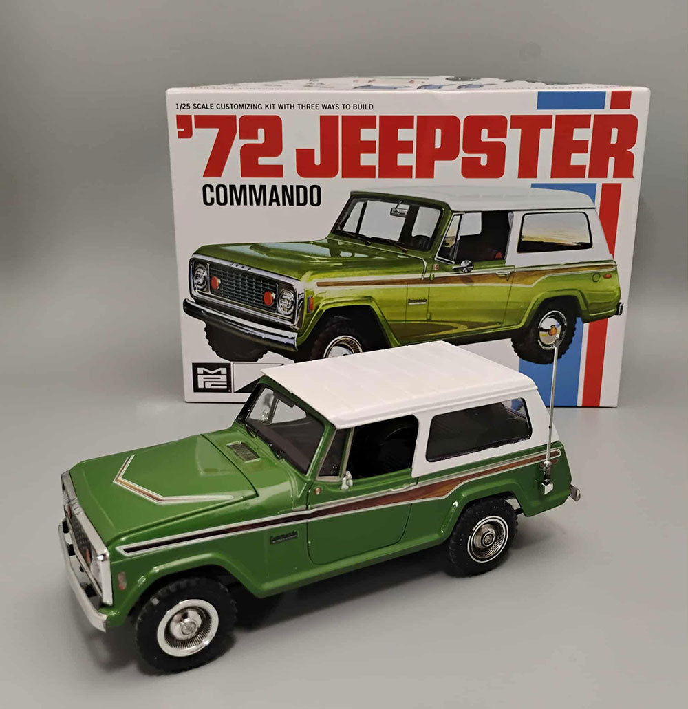 MPC 1972 Jeepster Commando 1:25 Scale Model Kit