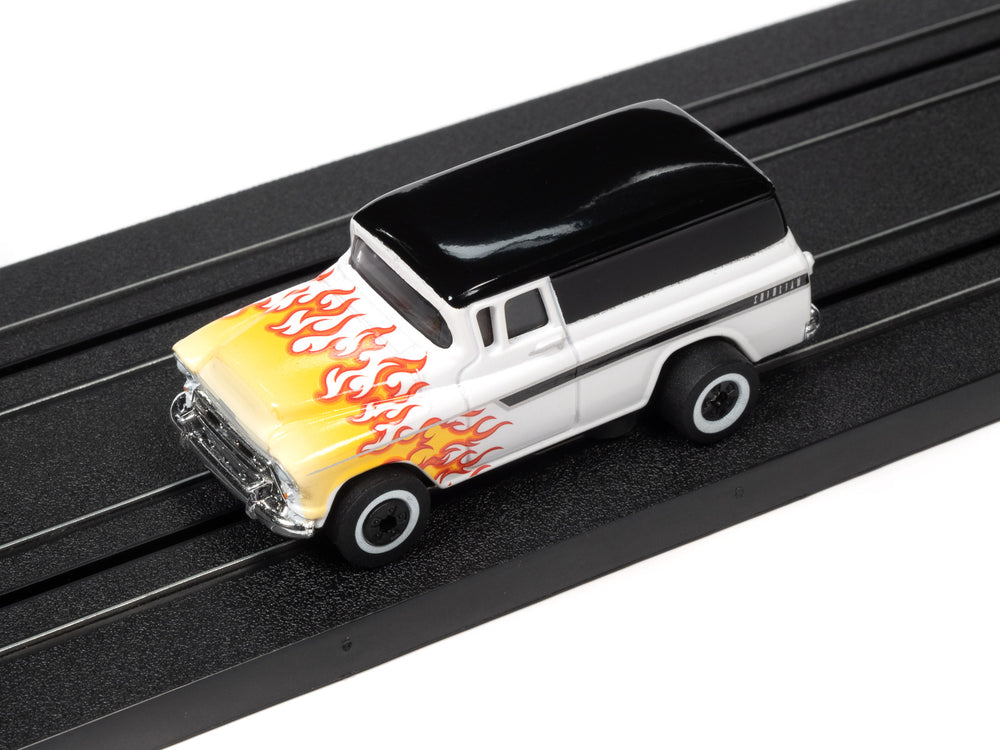 Auto World Thunderjet 1957 Chevrolet Suburban (White) HO Scale Slot Car