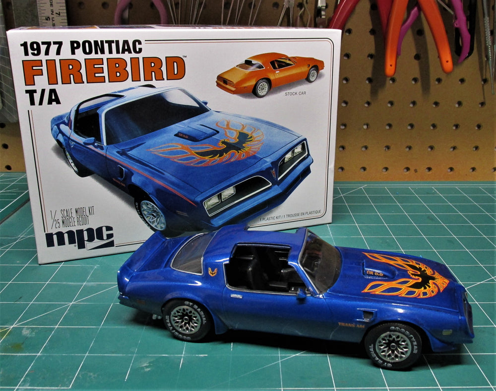 MPC 1977 Pontiac Firebird T-A 1:25 Scale Model Kit