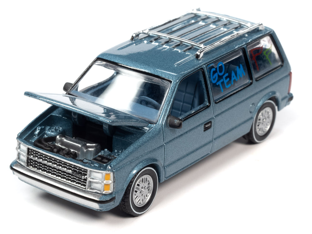 Auto World Worlds Best Mom 1984 Dodge Caravan w/Base & Trading Card (Silver/Blue) 1:64 Scale Diecast