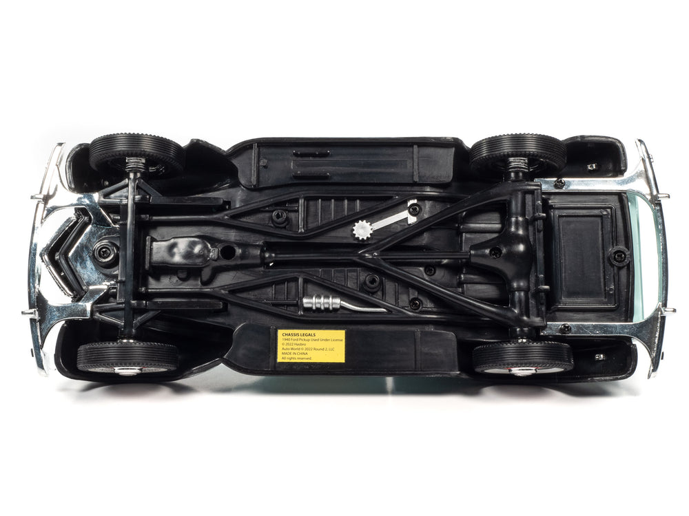 Auto World Monopoly 1940 Ford Property Management Truck w/Resin Figure 1:18 Scale Diecast