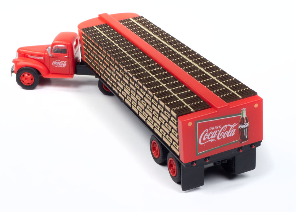 Classic Metal Works 1941-1946 Chevrolet Tractor w/Flatbed Trailer & Coca-Cola Bottles 1:87 HO Scale