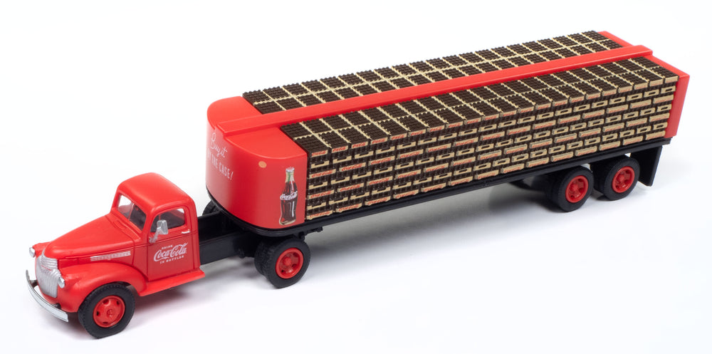 Classic Metal Works 1941-1946 Chevrolet Tractor w/Flatbed Trailer & Coca-Cola Bottles 1:87 HO Scale