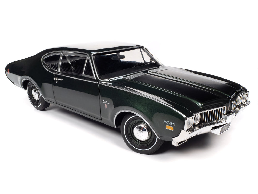 American Muscle 1969 Oldsmobile Cutlass W-31 Post Coupe (MCACN) 1:18 Scale Diecast
