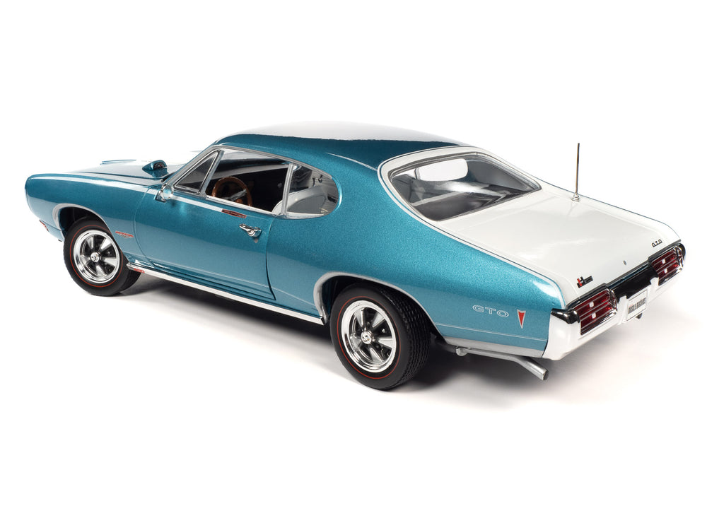 American Muscle 1968 Pontiac Royal Bobcat GTO Hardtop (Hemmings) 1:18 Scale Diecast - Auto World Store