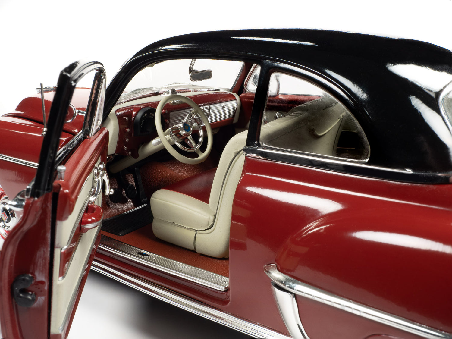 American Muscle 1950 Oldsmobile 88 Holiday Coupe 1:18 Scale Diecast