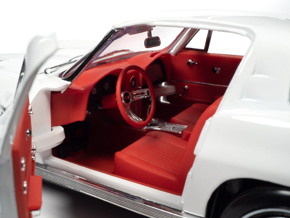 American Muscle 1963 Chevrolet Corvette Coupe (MCACN) 1:18 Scale Diecast