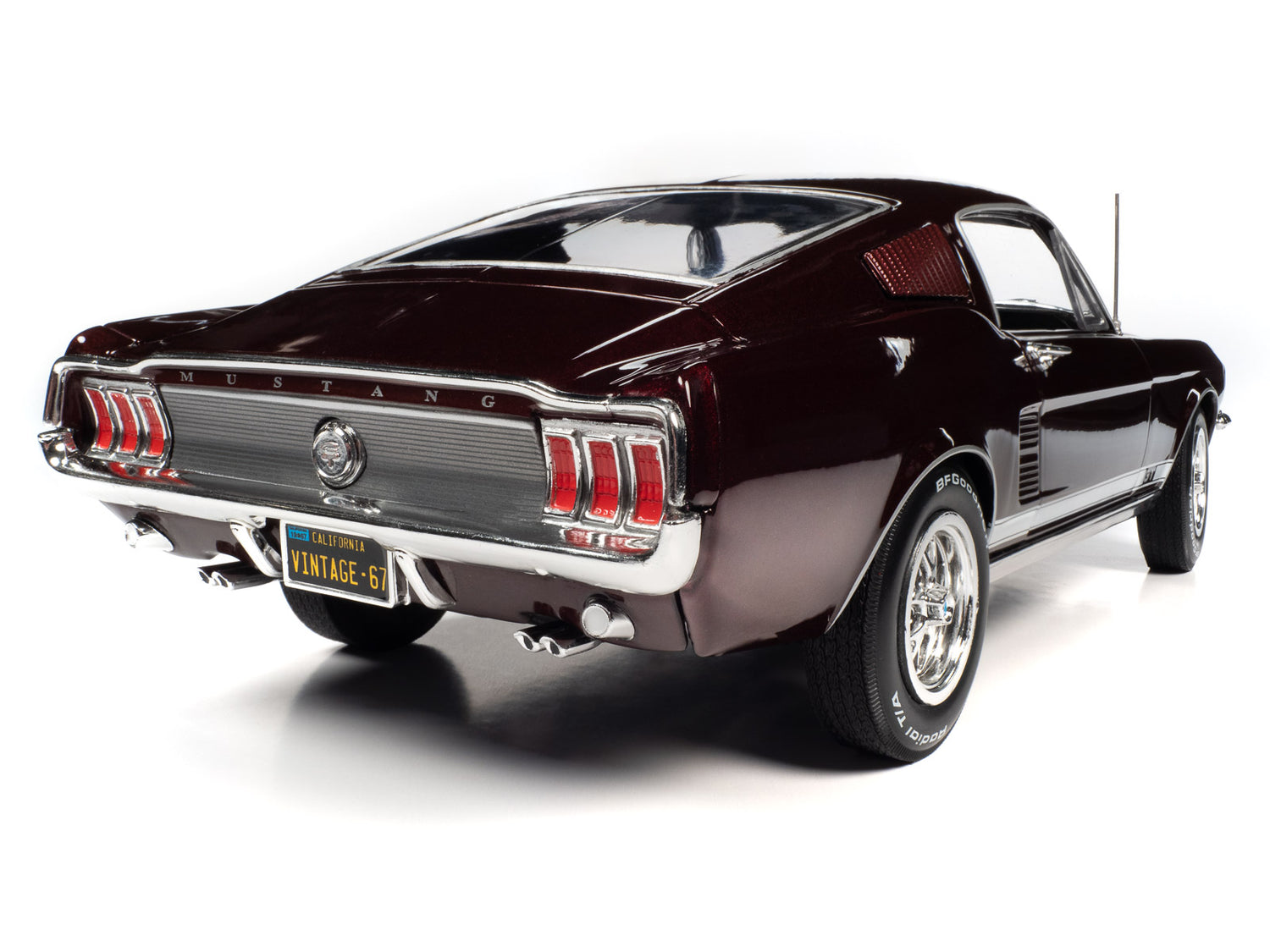 American Muscle 1967 Ford Mustang GT 2+2 1:18 Scale Diecast