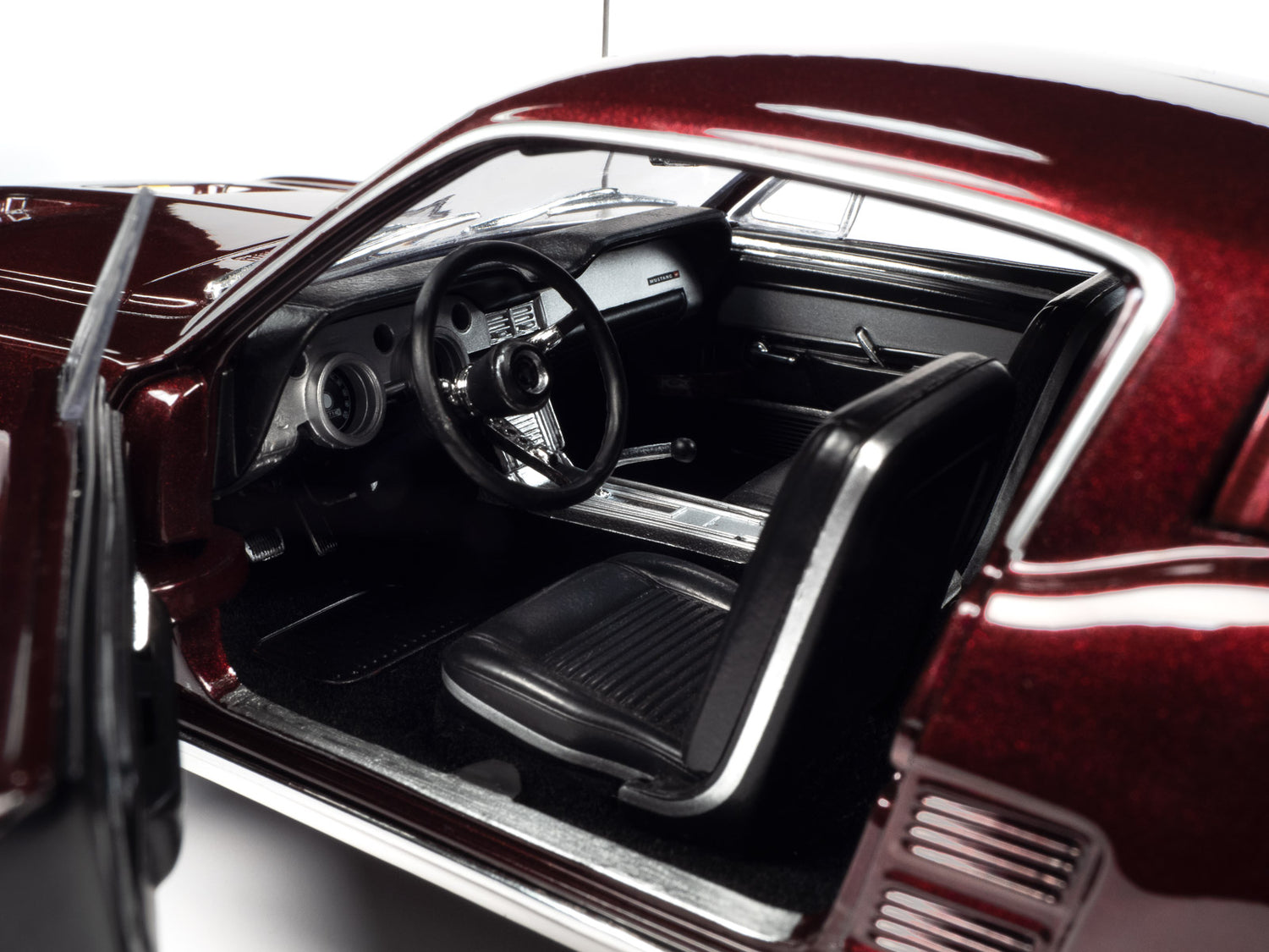 American Muscle 1967 Ford Mustang GT 2+2 1:18 Scale Diecast