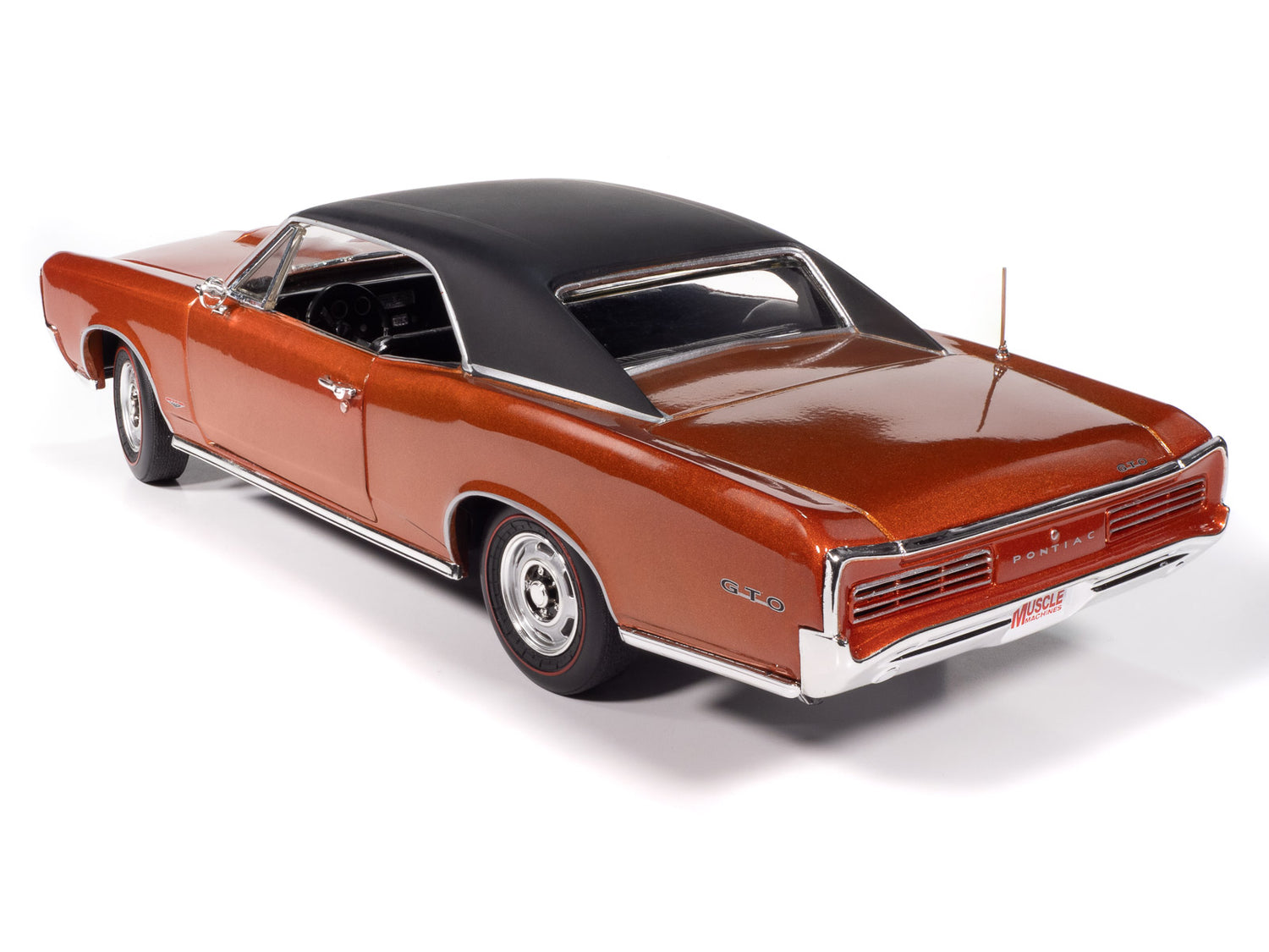 "PRE-ORDER" American Muscle 1966 Pontiac GTO Hardtop Hemmings Muscle Machines 1:18 Scale Diecast (DUE SEPTEMBER 2025)
