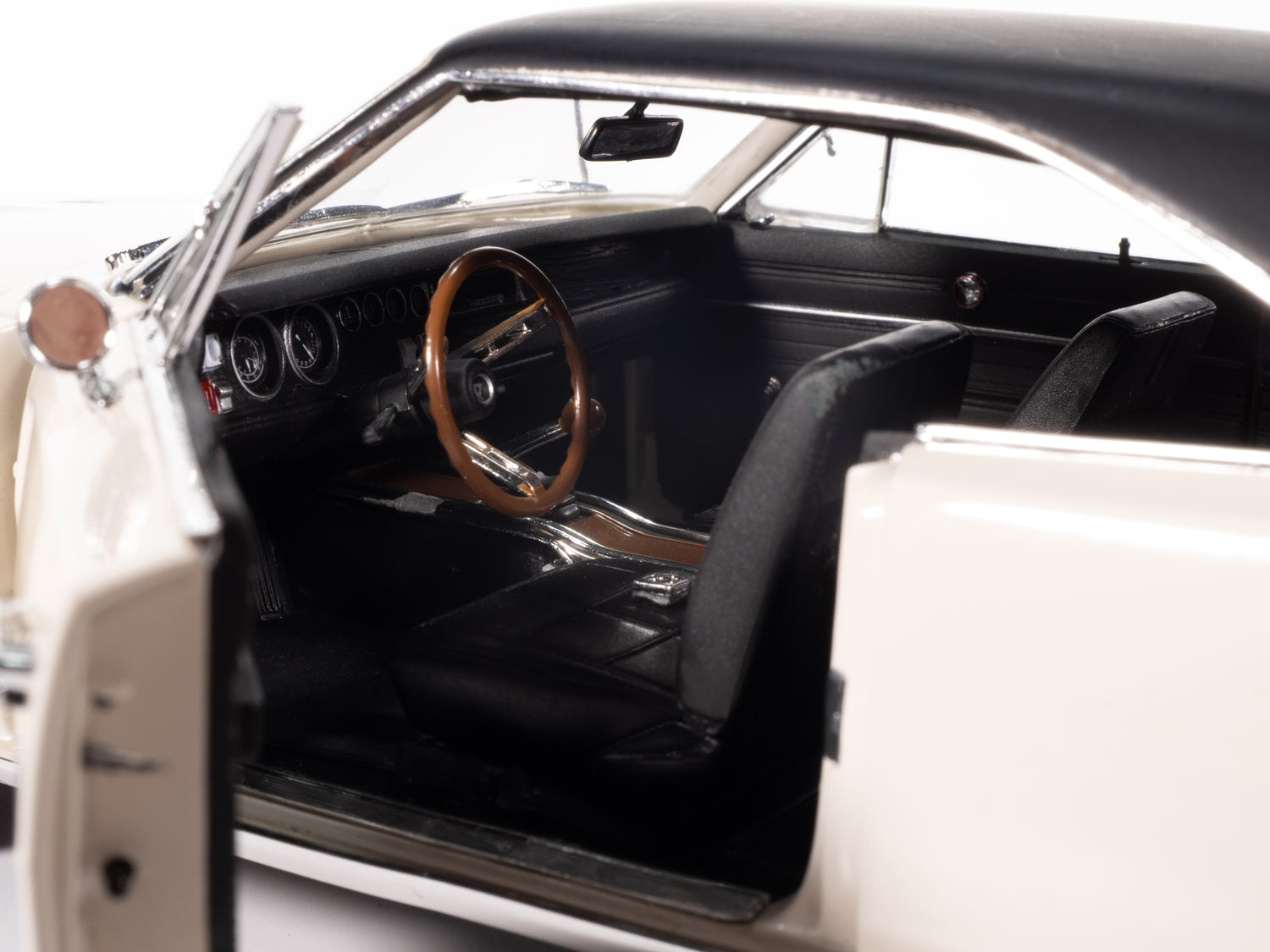 "PRE-ORDER" American Muscle 1969 Dodge Charger R/T 1:18 Scale Diecast (DUE NOVEMBER 2025)