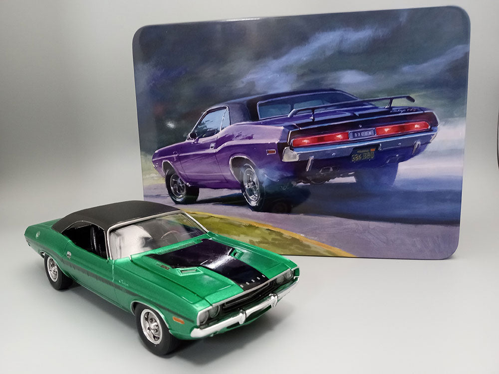 AMT 1970 Dodge Challenger USPS (TIN) 1:25 Scale Model Kit