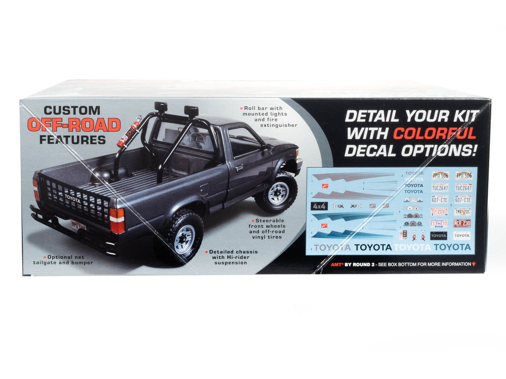 AMT 1992 Toyota 4x4 Pickup 1:20 Scale Model Kit