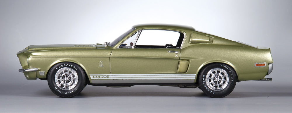 AMT 1968 Shelby GT 500 1:25 Scale Model Kit