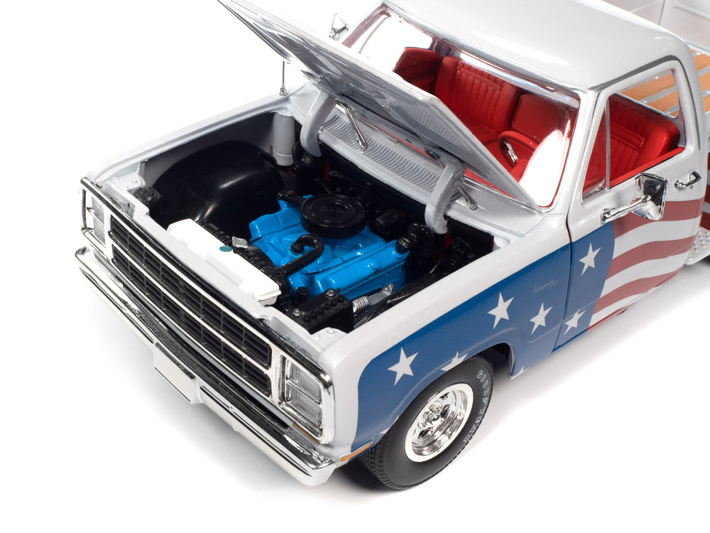 Auto World 1980 Dodge Stepside Patriotic Pickup 1:18 Scale Diecast