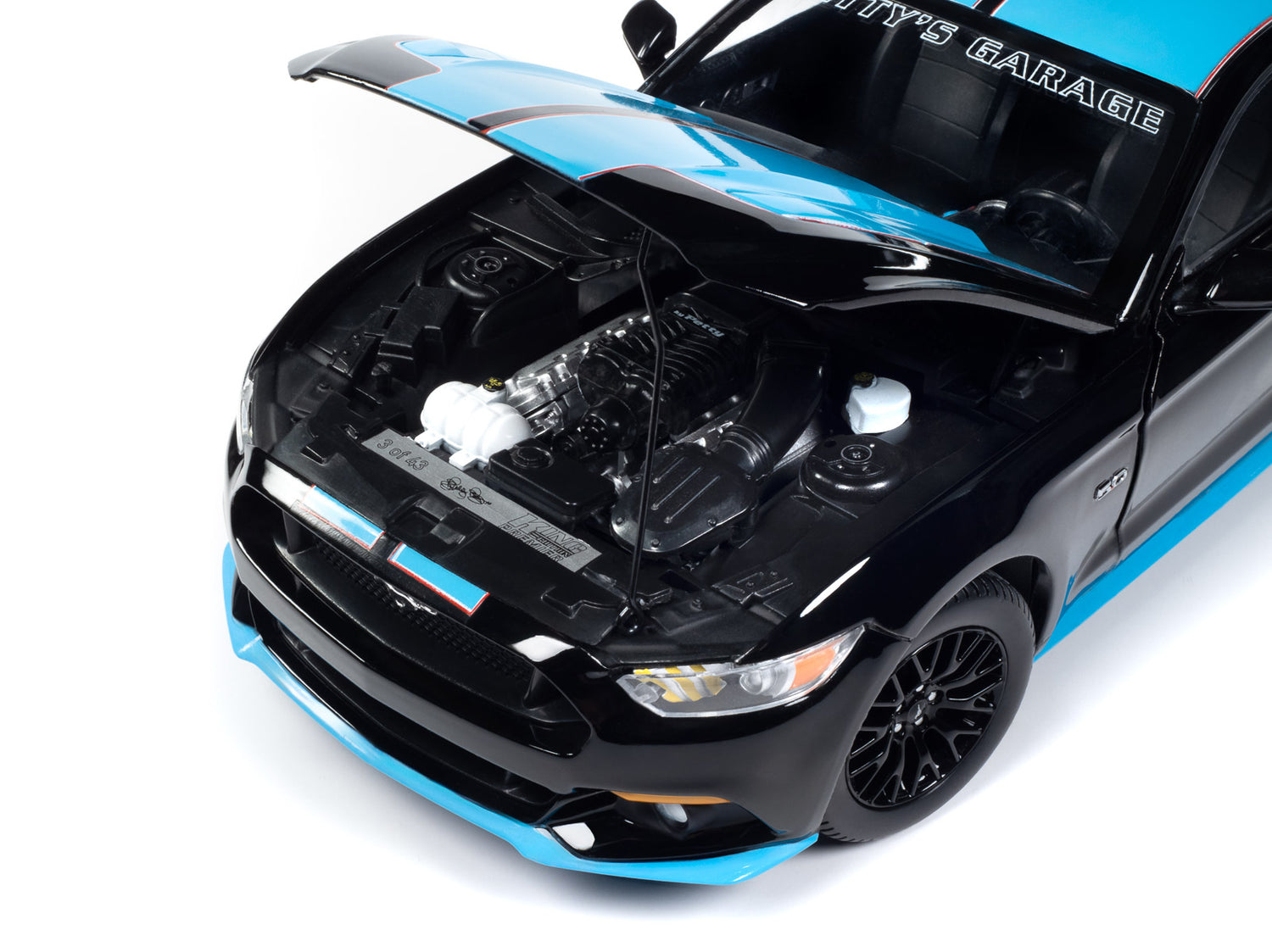 Auto World 2016 Ford Mustang Petty's Garage 1:18 Scale Diecast