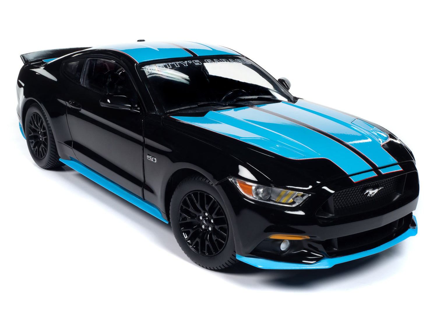 Auto World 2016 Ford Mustang Petty's Garage 1:18 Scale Diecast