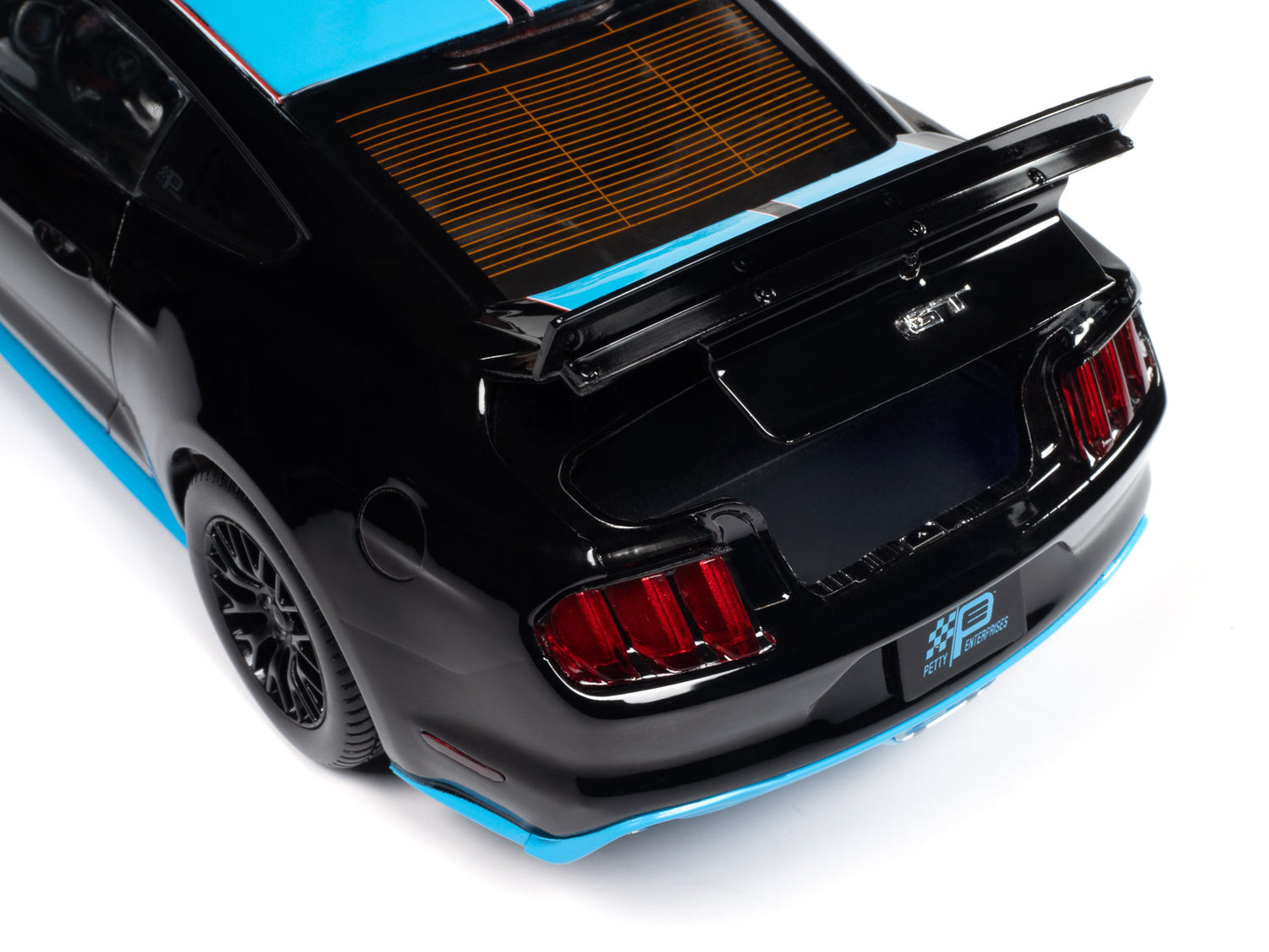 Auto World 2016 Ford Mustang Petty's Garage 1:18 Scale Diecast