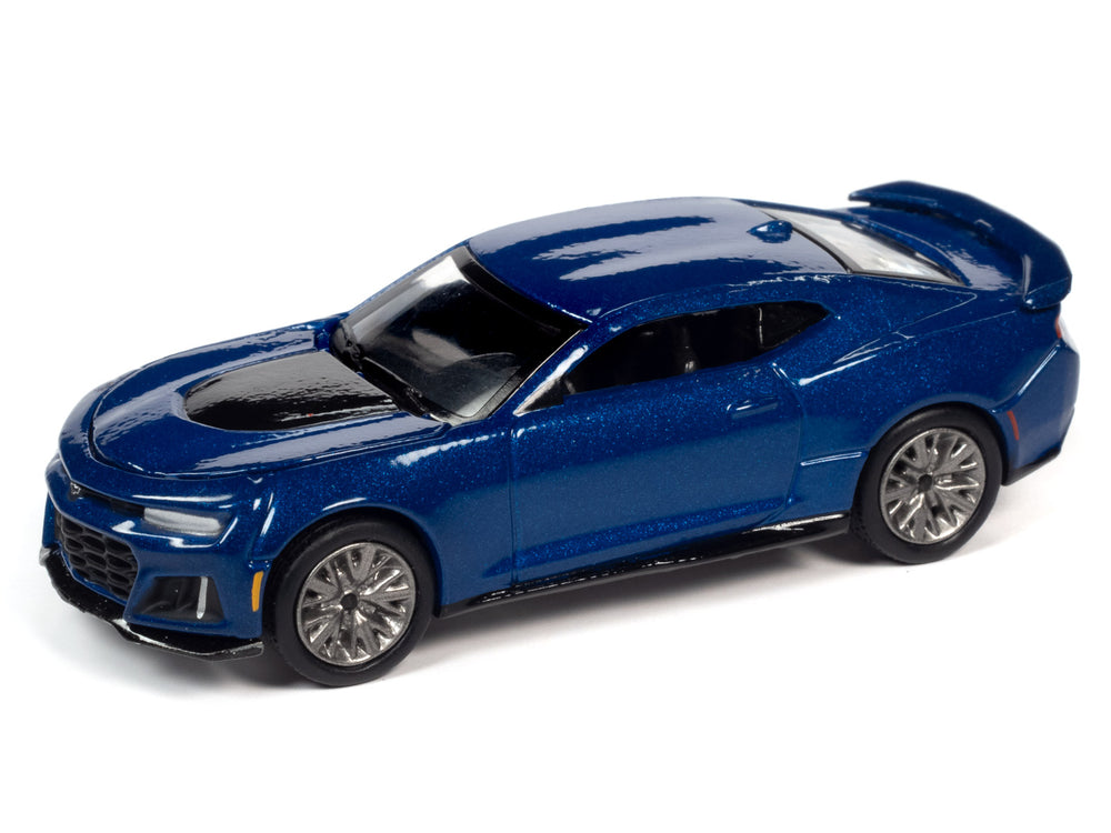 Auto World 2018 Chevrolet Camaro ZL1 (Hyper Blue Metallic) 1:64 Diecast