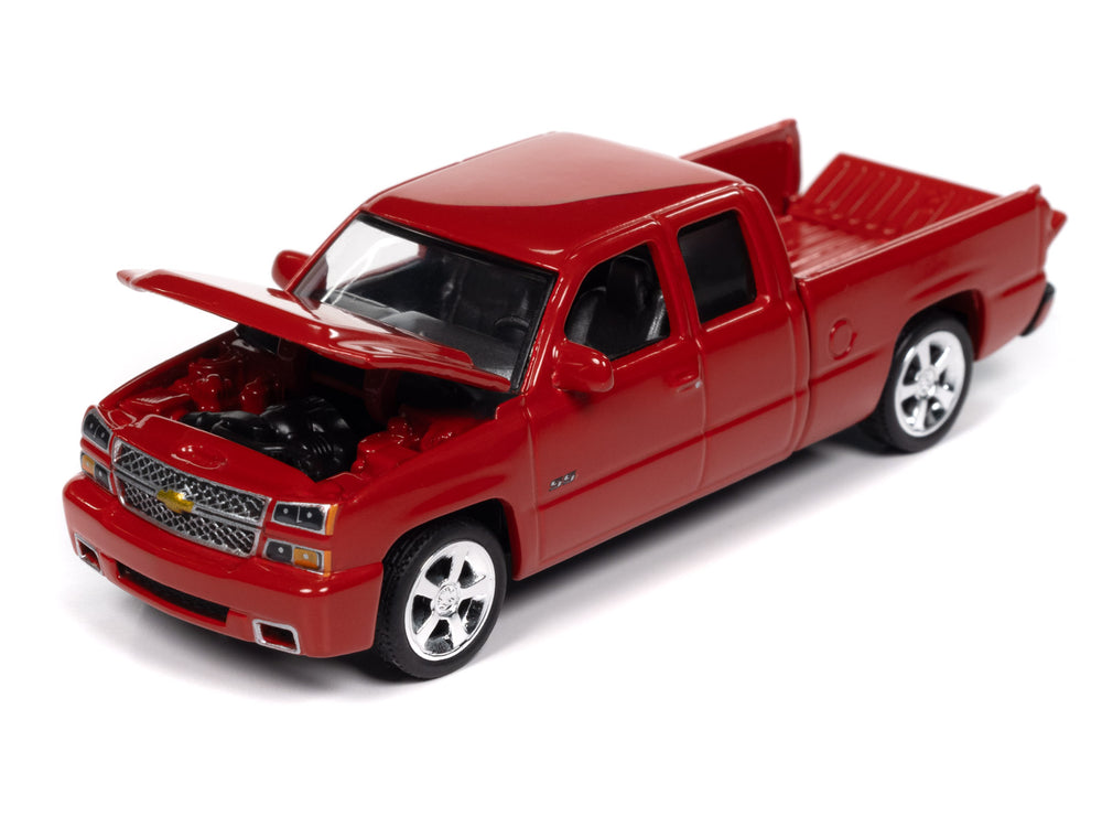 Auto World 2006 Chevy Silverado SS Truck Extended Cab w Fleetside Bed Auto World Store