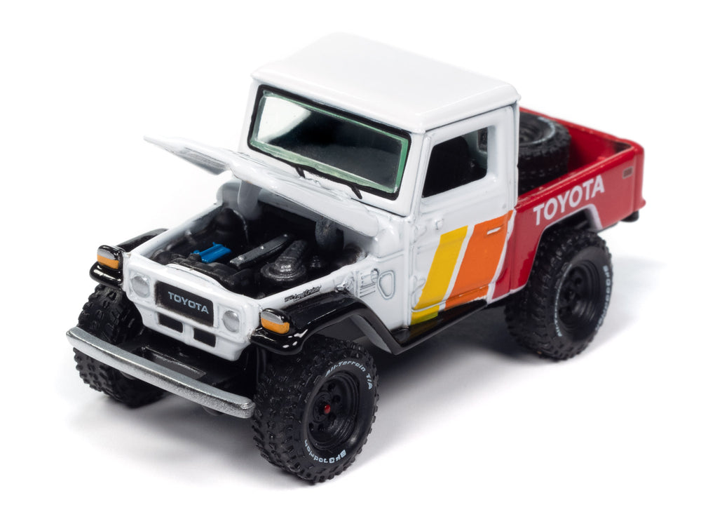 Johnny Lightning 1980 Toyota Land Cruiser w/Open Car Trailer 1:64 Diecast
