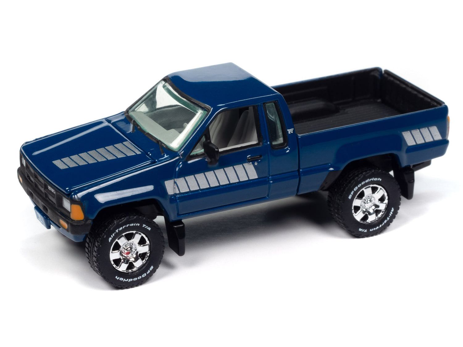 Johnny Lightning 1985 Toyota SR5 Pickup w/Malibu Speed Boat 1:64 Diecast